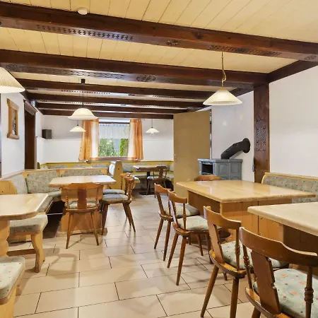 Cozy Apartment In Bramberg Am Wildkogel Near Ski Area Appartamento *