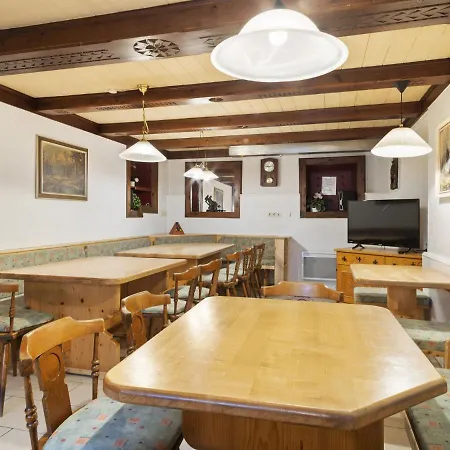 Cozy Apartment In Bramberg Am Wildkogel Near Ski Area Appartamento *